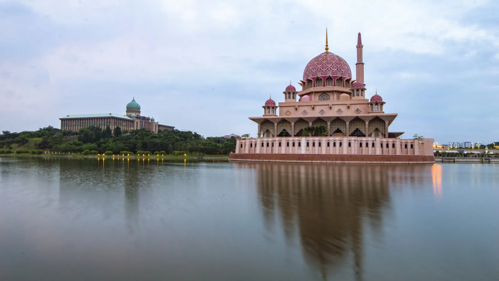 Option 3 : dormir à Putrajaya ou Sepang, à 15-25 minutes