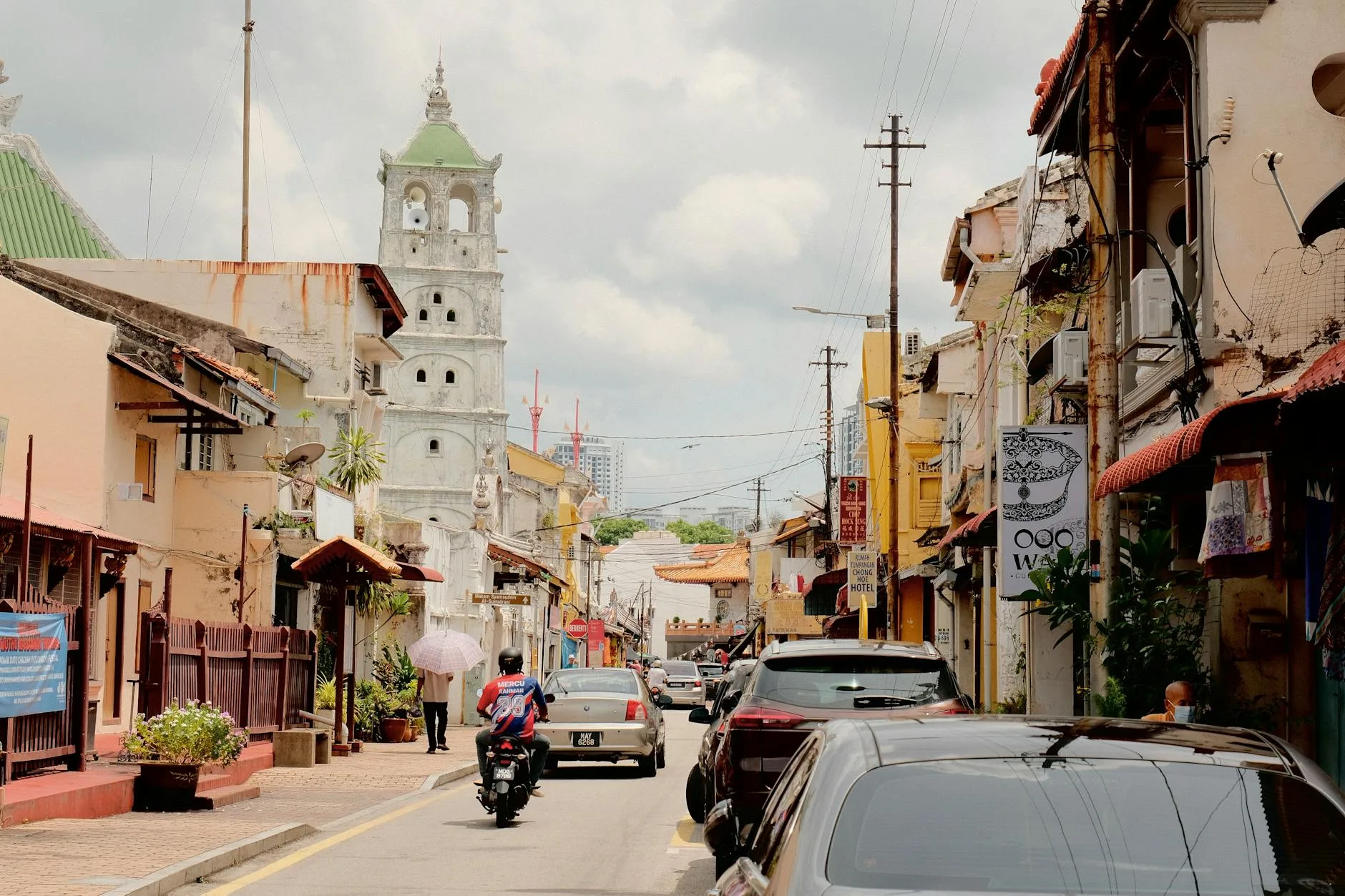 Option B : KL + Malacca + Îles est (Tioman ou Perhentian)
