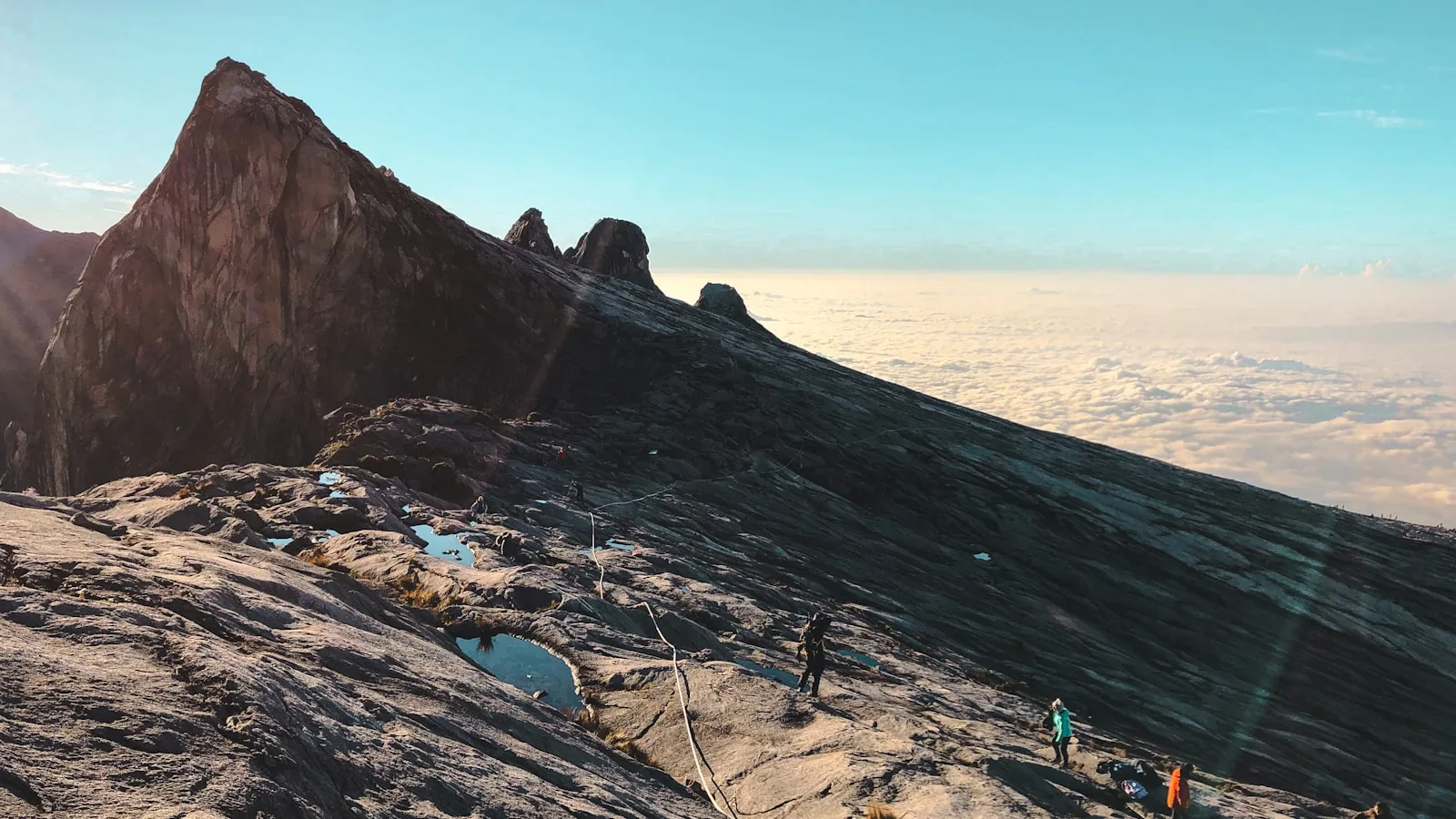 ️ Mont Kinabalu – Le toit de l'Asie du Sud-Est (Sabah)